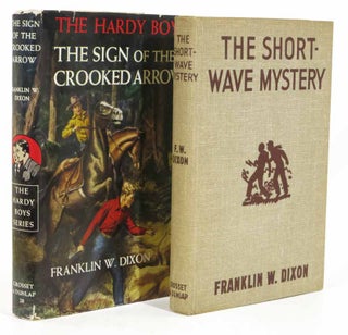The SIGN Of The CROOKED ARROW. The Hardy Boys Mystery Series #28.
