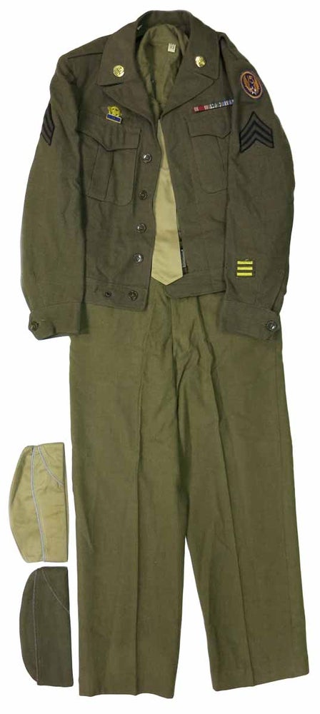 Item #44112 464th BOMBARDMENT GROUP SOLDIER'S UNIFORM And ARCHIVE. 1943 - 1945. WWII, Evo Alexander Lucchina, 1906 - 1983.